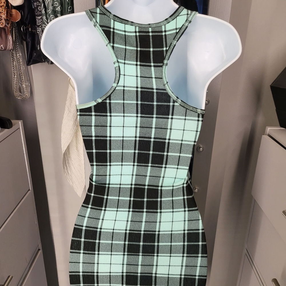 No boundaries long plaid tank - Picture 4 of 7